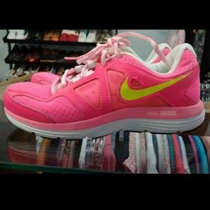 Nike dual fusion